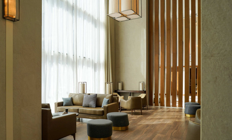 Holiday Inn Dubai Al-Maktoum Airport 10