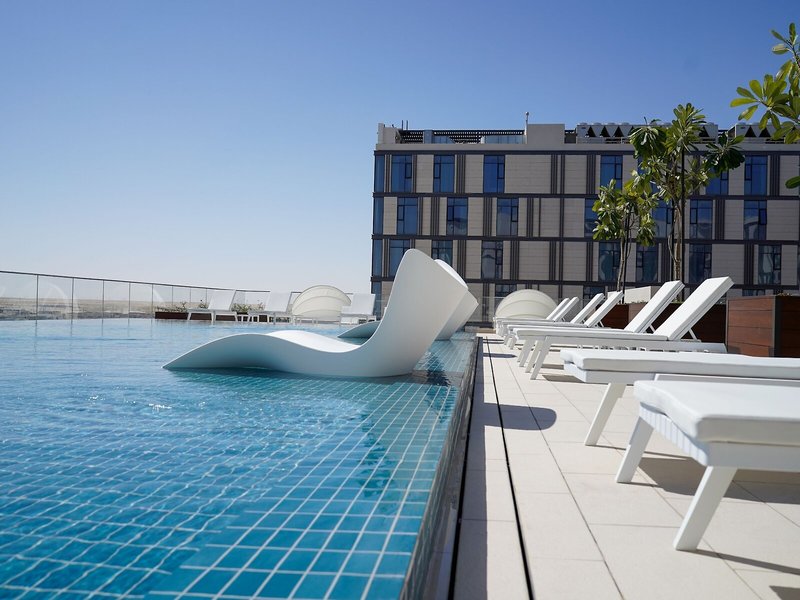 Holiday Inn Dubai Al-Maktoum Airport 9
