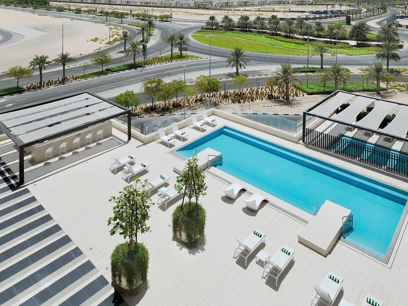 Holiday Inn Dubai Al-Maktoum Airport 11