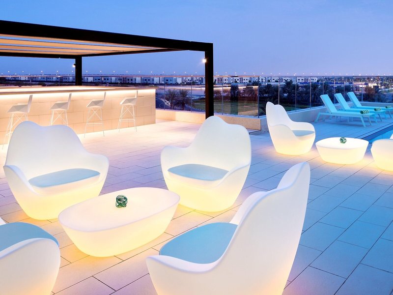 Holiday Inn Dubai Al-Maktoum Airport 13