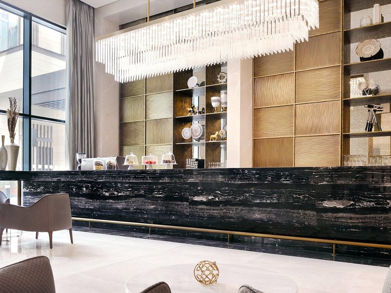 Holiday Inn Dubai Al-Maktoum Airport 17