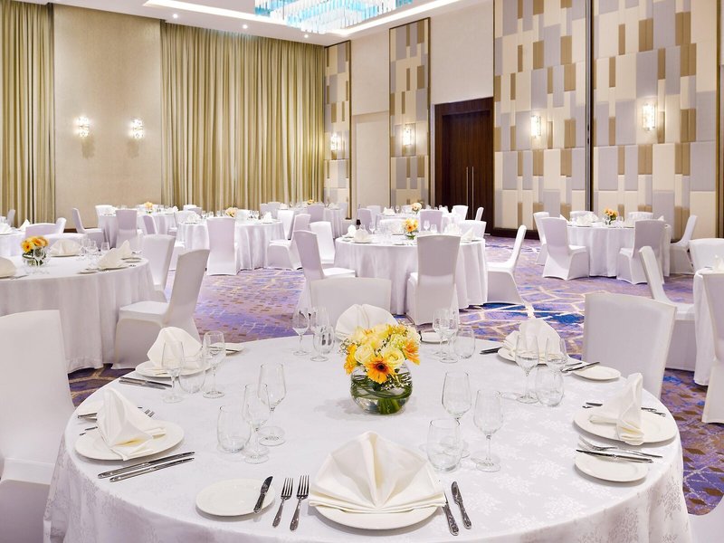 Holiday Inn Dubai Al-Maktoum Airport 20