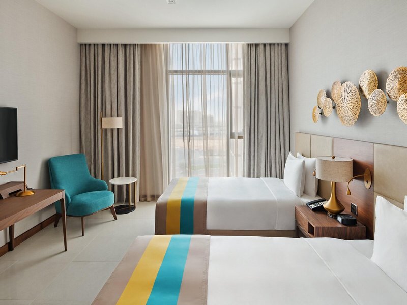 Holiday Inn Dubai Al-Maktoum Airport 34