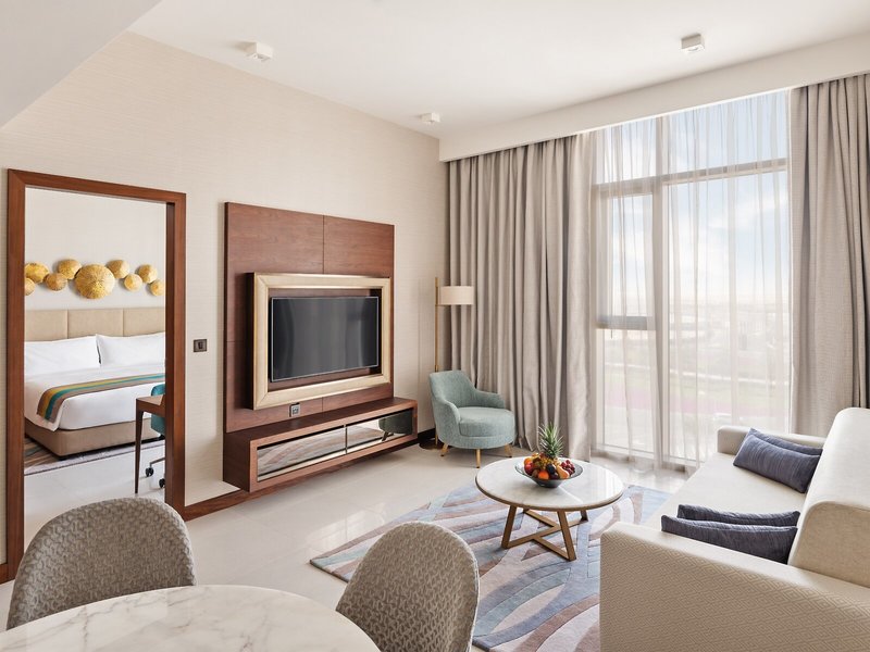 Holiday Inn Dubai Al-Maktoum Airport 35