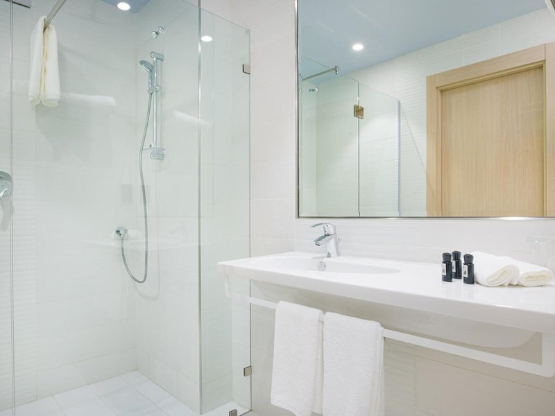 Swiss-Belinn Muscat 18