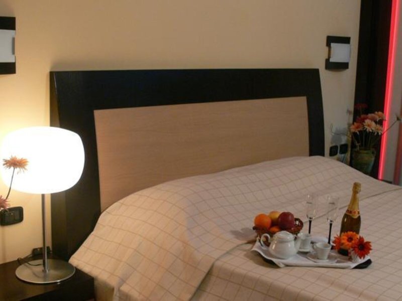 Vlora International 35 - Room Example