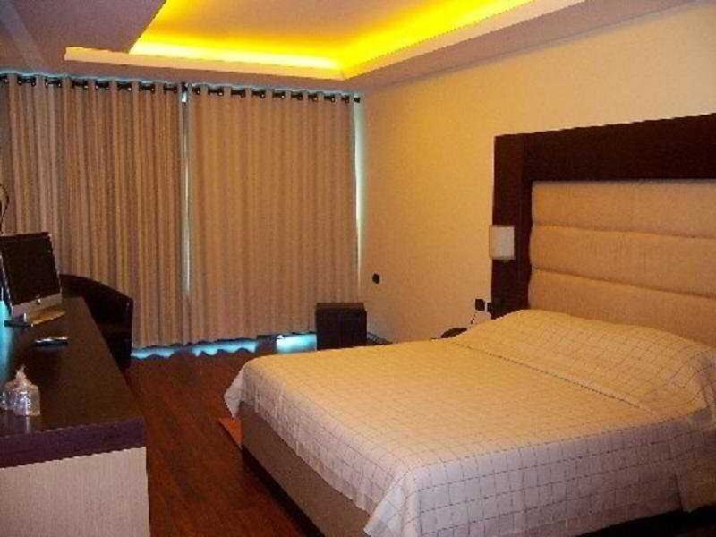Vlora International 31