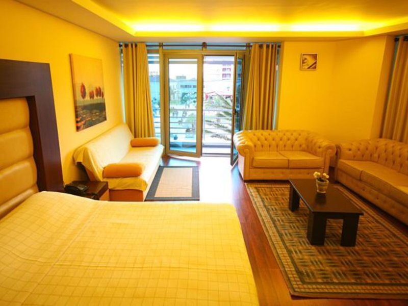 Vlora International 37