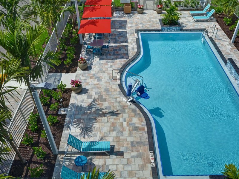 Home2 Suites by Hilton Naples I-75 Pine Ridge Road 8