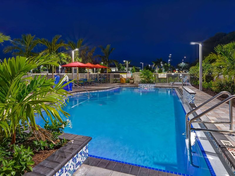 Home2 Suites by Hilton Naples I-75 Pine Ridge Road 9