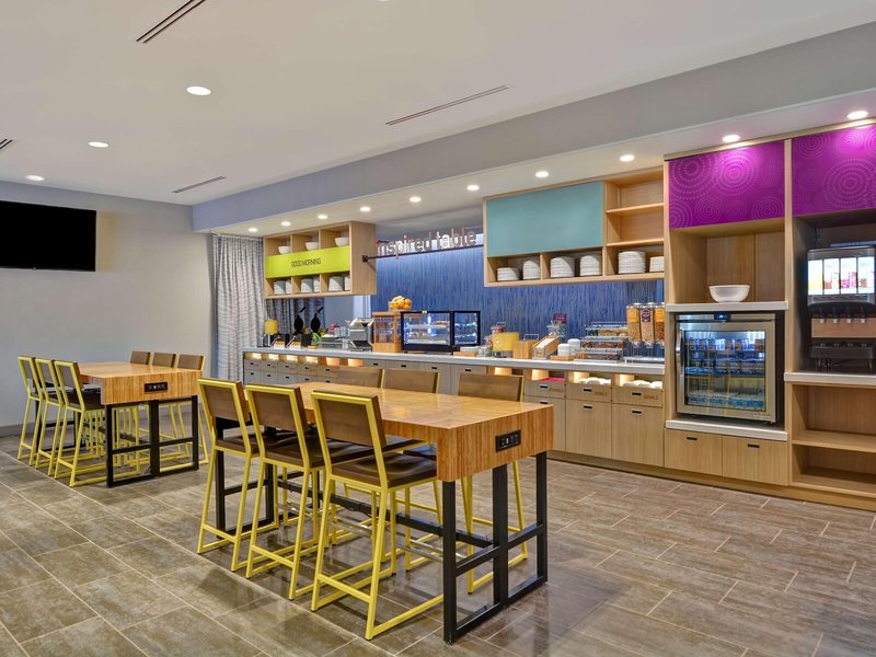 Home2 Suites by Hilton Naples I-75 Pine Ridge Road 20