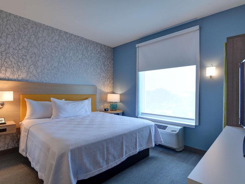 Home2 Suites by Hilton Naples I-75 Pine Ridge Road 24