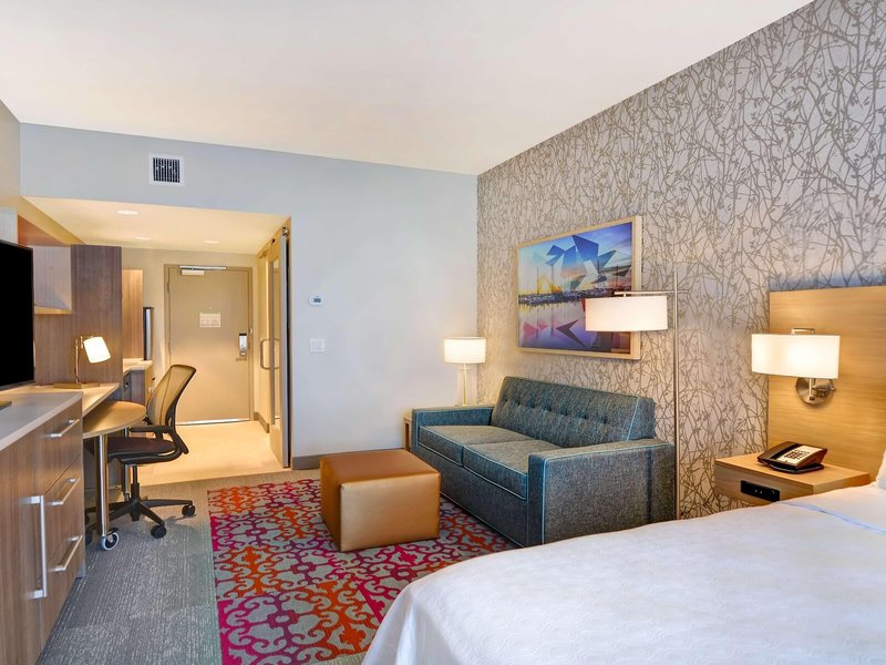 Home2 Suites by Hilton Naples I-75 Pine Ridge Road 28