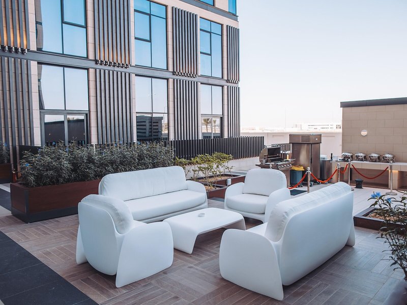 Staybridge Stes Al-Maktoum Airport 10