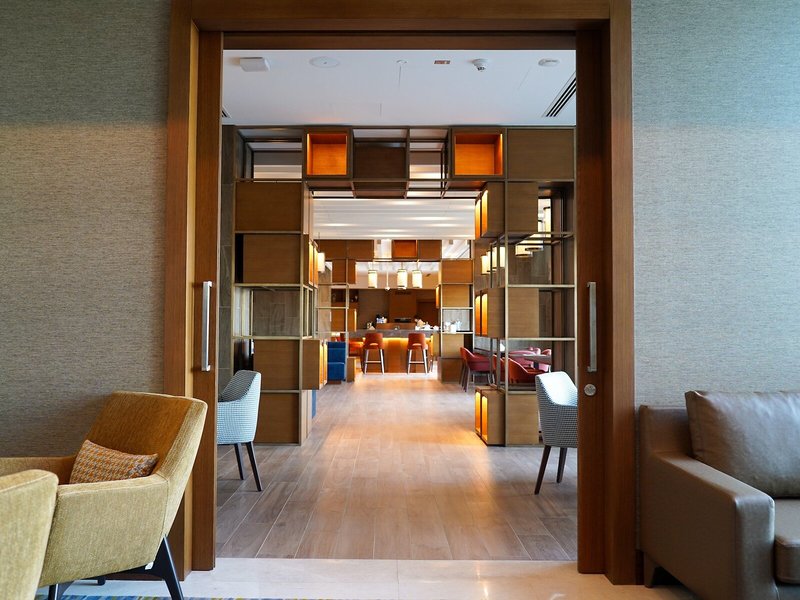 Staybridge Stes Al-Maktoum Airport 12