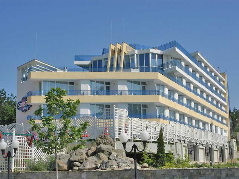 Sunset Hotel 1