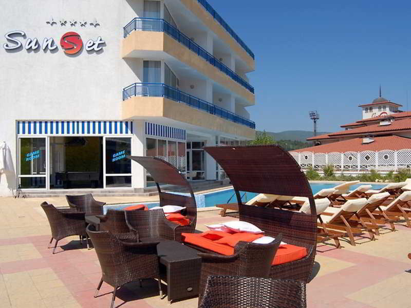 Sunset Hotel 5