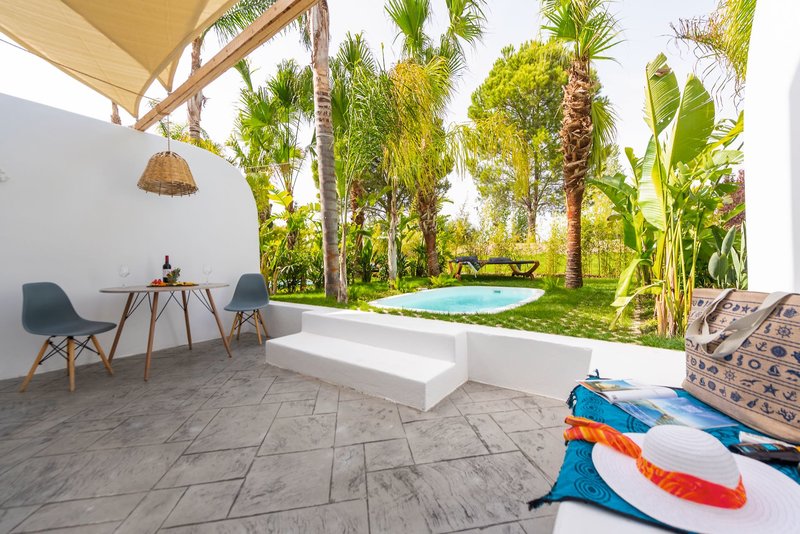 Fantasy Resort Hotel 2