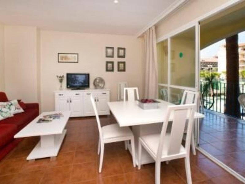 Apartamentos Leo Islamar 24