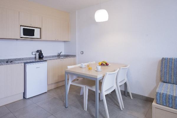 Apartaments CYE Salou 8