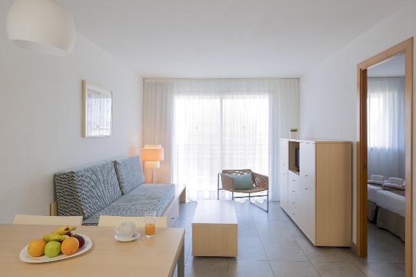 Apartaments CYE Salou 10