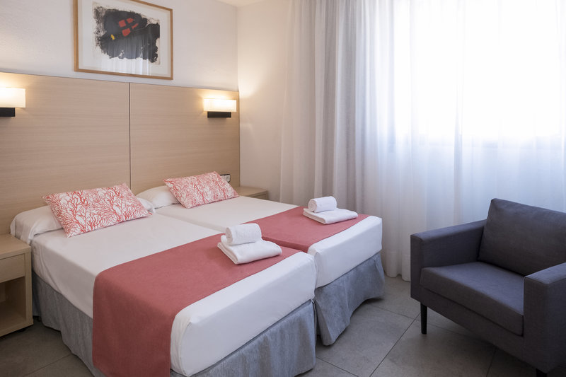 Apartaments CYE Salou 12