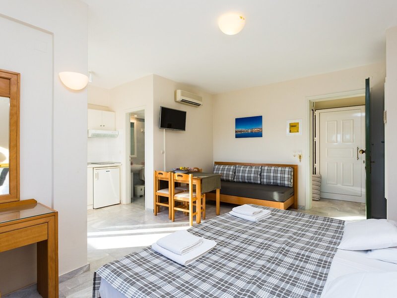 Radamanthys Apartments 34