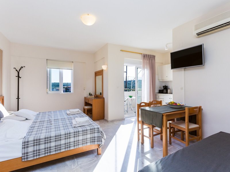 Radamanthys Apartments 38