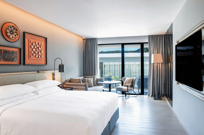 Four Points by Sheraton Phuket Patong Beach Resort 5