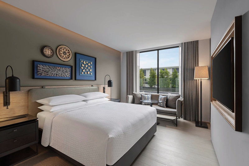 Four Points by Sheraton Phuket Patong Beach Resort 10