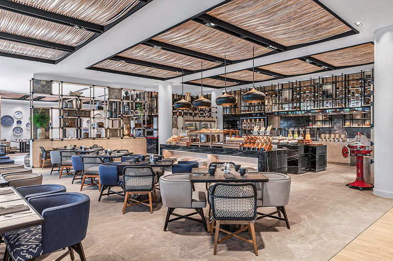 Four Points by Sheraton Phuket Patong Beach Resort 18