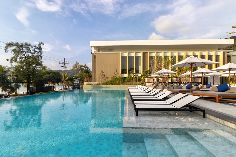 Four Points by Sheraton Phuket Patong Beach Resort 11