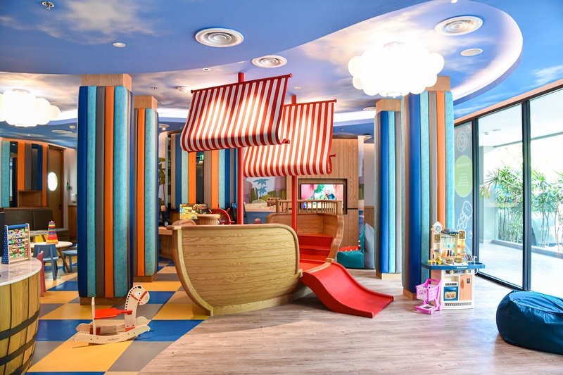 Four Points by Sheraton Phuket Patong Beach Resort 17