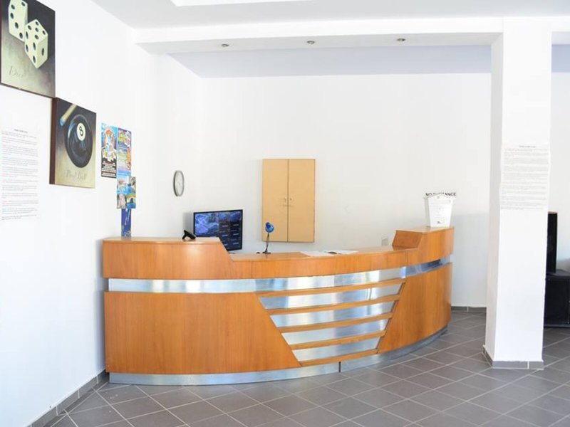 Cavos Beach House 12