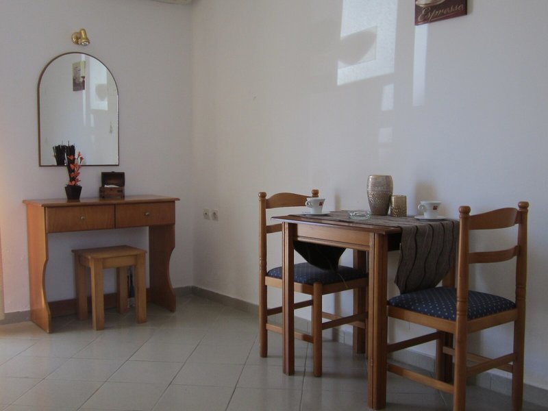 Cavos Beach House 13