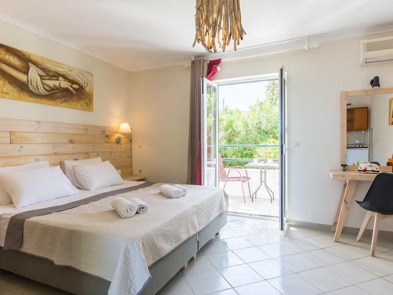 Cavos Beach House 16