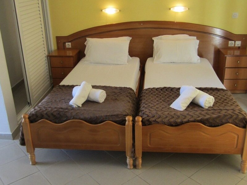 Cavos Beach House 19