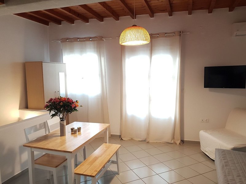 Madres Studios & Apartments 3