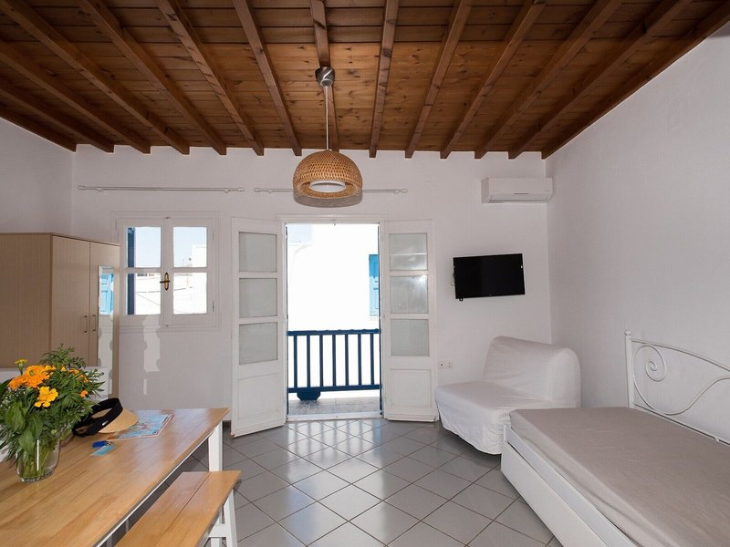 Madres Studios & Apartments 13