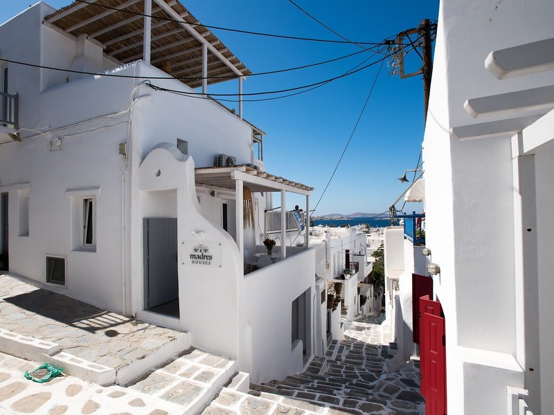 Madres Studios & Apartments 20