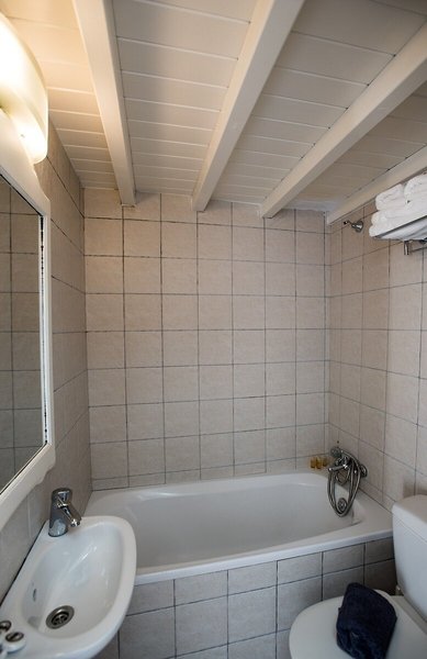 Madres Studios & Apartments 23