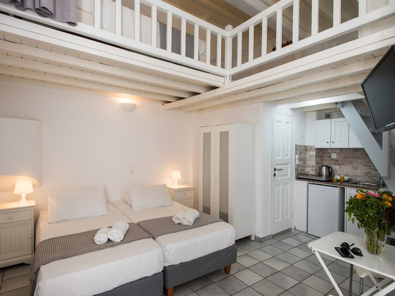 Madres Studios & Apartments 31