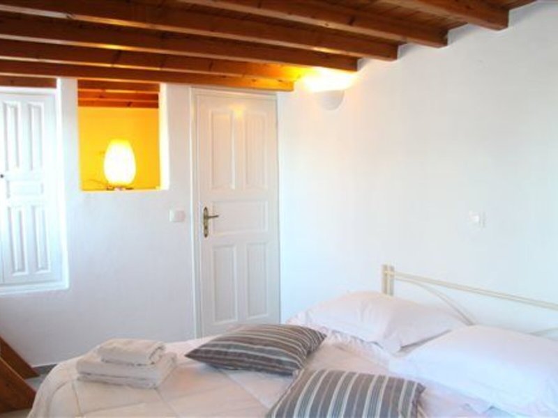 Madres Studios & Apartments 32