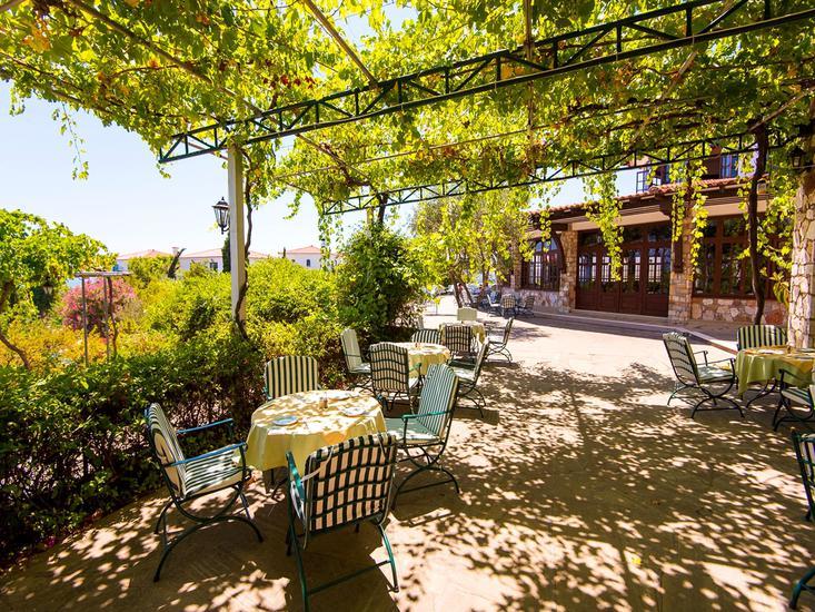 Sunrise Village Beach Hotel 6