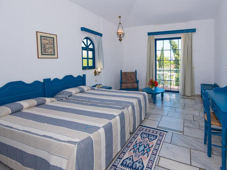 Sunrise Village Beach Hotel 9