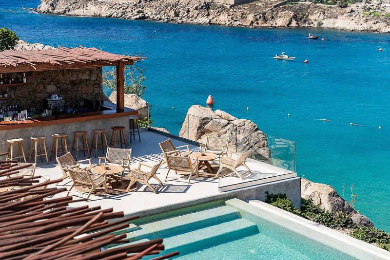 Super Paradise Suites 4