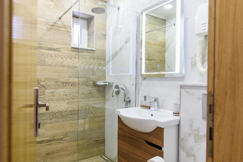 Villa Curic 3 - Bathroom Example