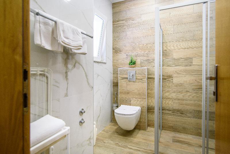 Villa Curic 5 - Bathroom Example