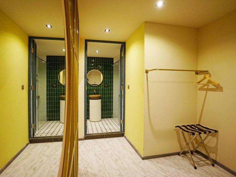 4 Monkeys Hotel 6