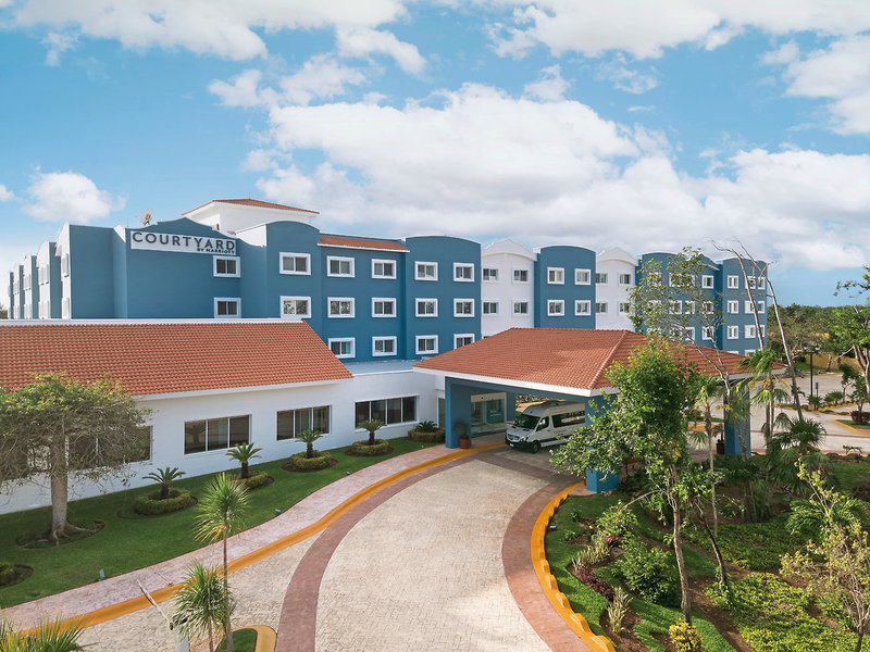 Courtyard Cancun Airport 1